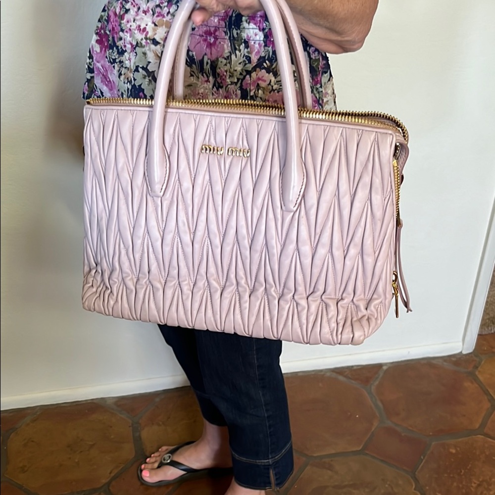 MIU MIU PINK QUILTED BAG EUC - Picture 9 of 16